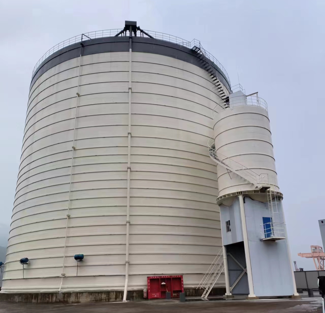 新和10万吨水泥钢板库